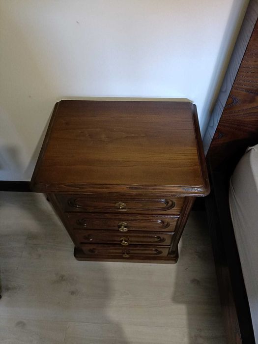 Comoda + 2 mesinhas de cabeceira madeira maciça