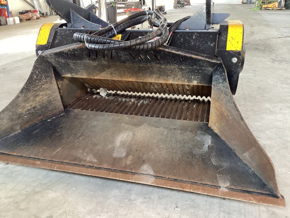 Ковш дробілка MB L 200