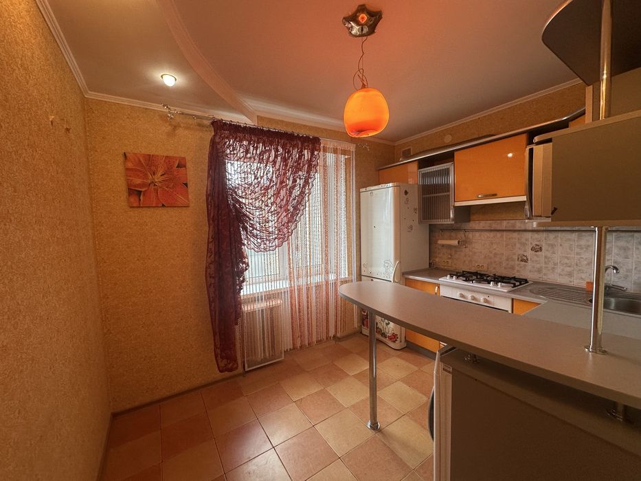 Продаж 4 кімнатної квартири ближня Київська