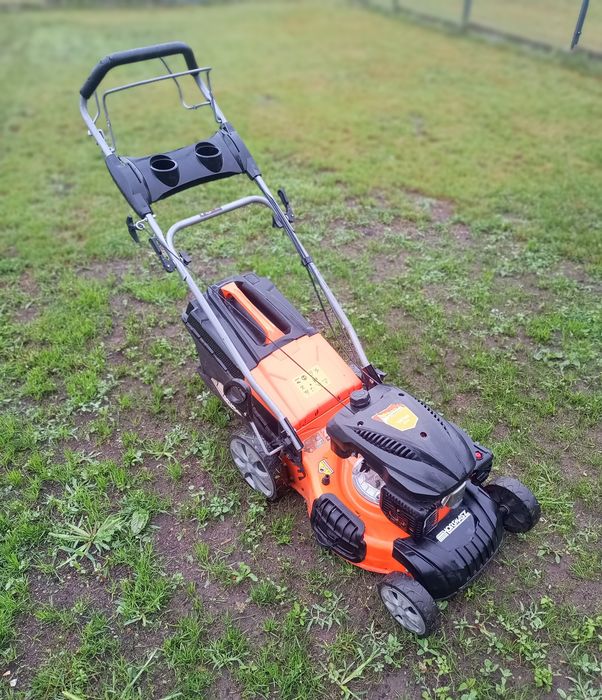 Kosiarka spalinowa z napędem Hortmasz HKS 246 N