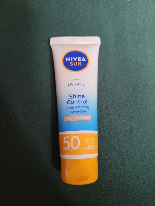 Matujący krem do twarzy uv 50 przeciwsłoneczny nivea