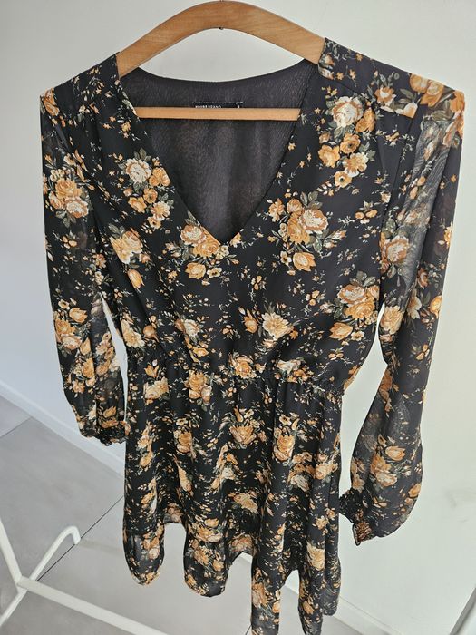 Sukienka w kwiaty S House