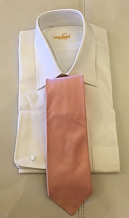 Gravatas de seda novas de boa qualidade O preço é para UMA gravata