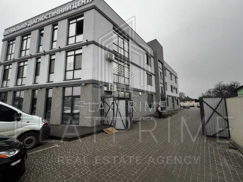 Продаж комерцiйна фасадна будiвля торгове примiщення