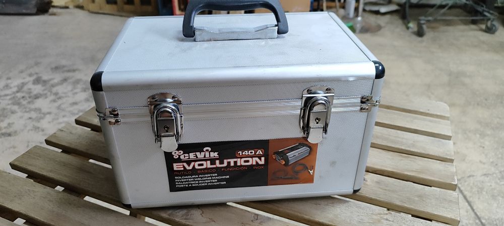 Máquina de Soldar Inverter CEVIK EVOLUTION 140 A - Nova!