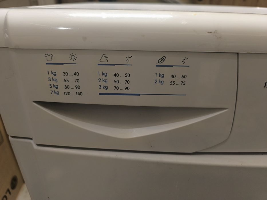 Máquina de Secar Roupa Indesit