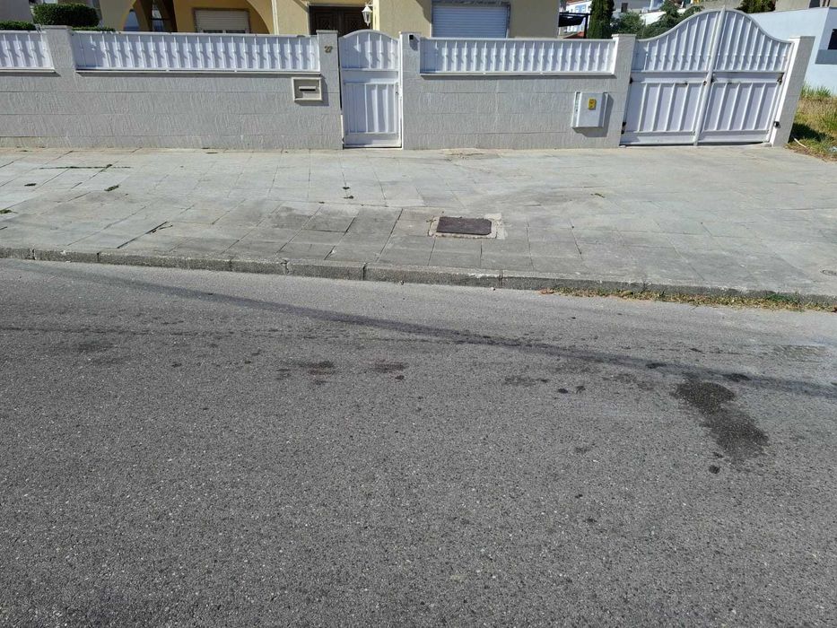 Portão e gradeamento