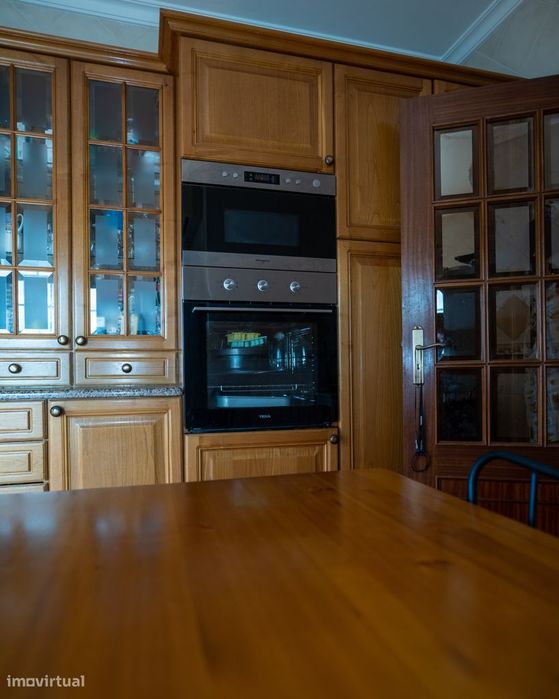 Moradia Bifamiliar Duplex com Garagem, e Quintal Privado em  Foz Côa