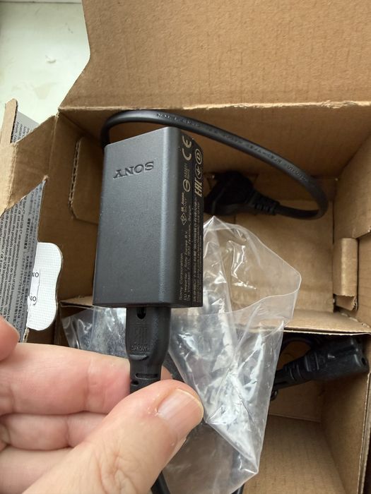 Sony ZV-E10, клетка SmallRig, dummy-battery, вентилятор