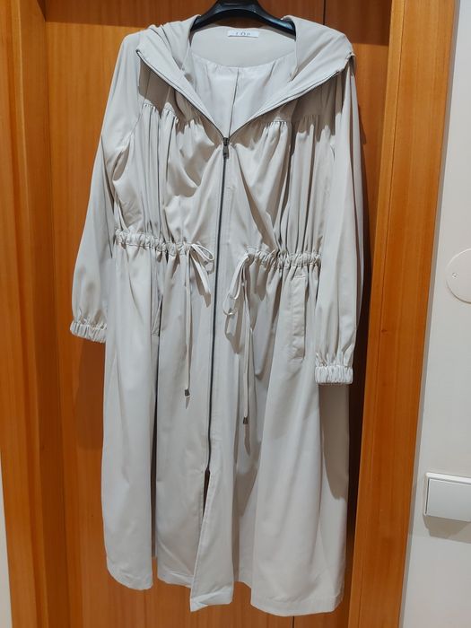 Gabardine com carapuço