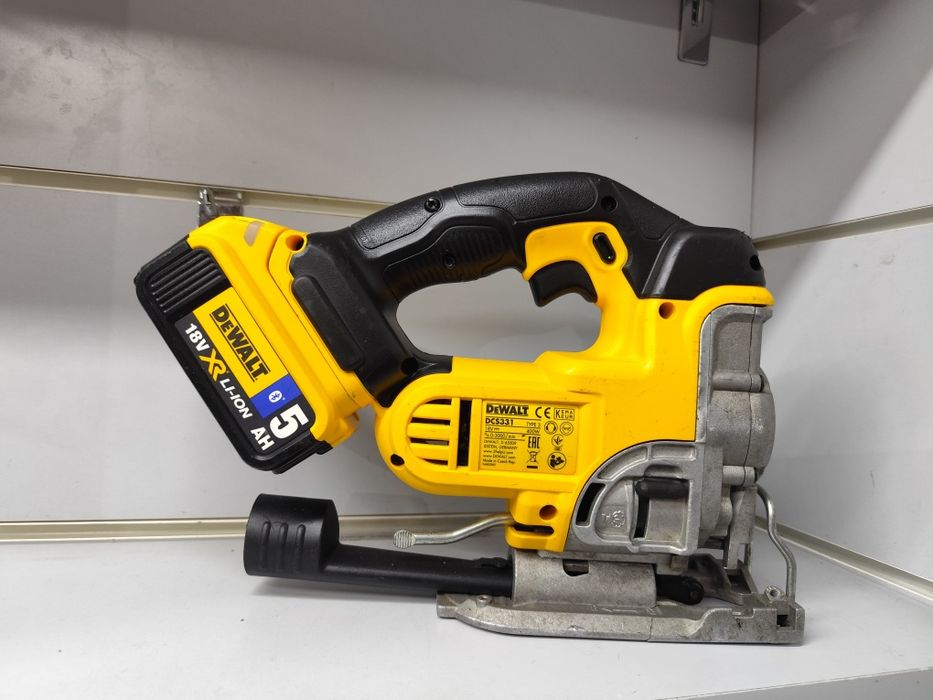 Вживаний DeWalt DCS 331 лобзик акумуляторний Деволт оригінал