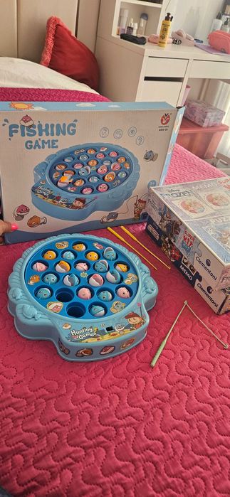 Jogos infantis puzzles, domino