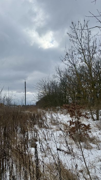 Ділянка біля котеджного містечка, поруч розвинена інфраструктура