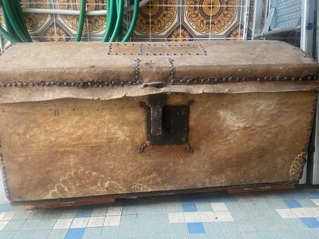 Vendo Baú centenário