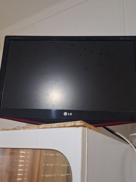 Tv lg para desocupar com urgencia