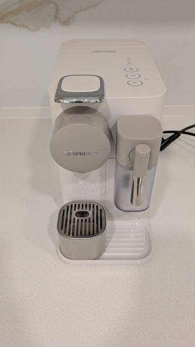 Máquina de Café - Nespresso Lattissima One Evo EN510.W Branco