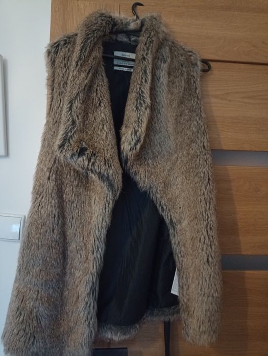 Kamizelka bezrękawnik futerko Bershka S