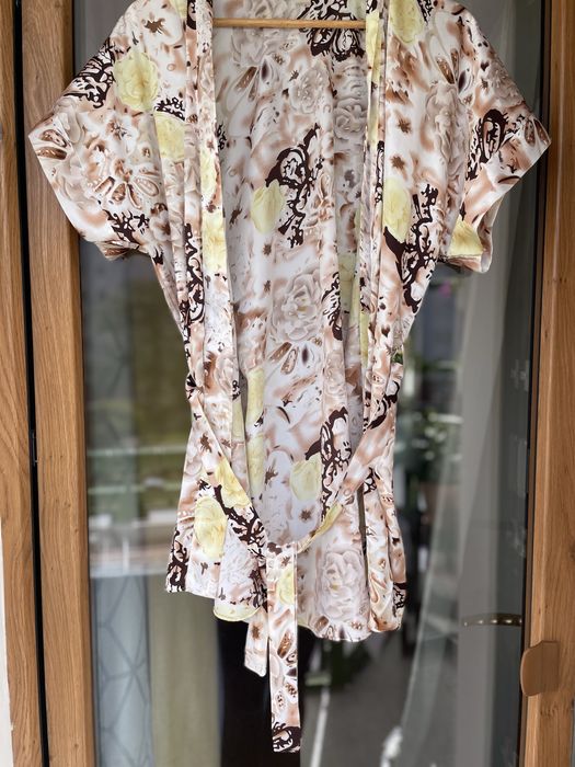 Lekki szlafrok w kwiaty – rozmiar uniwersalny