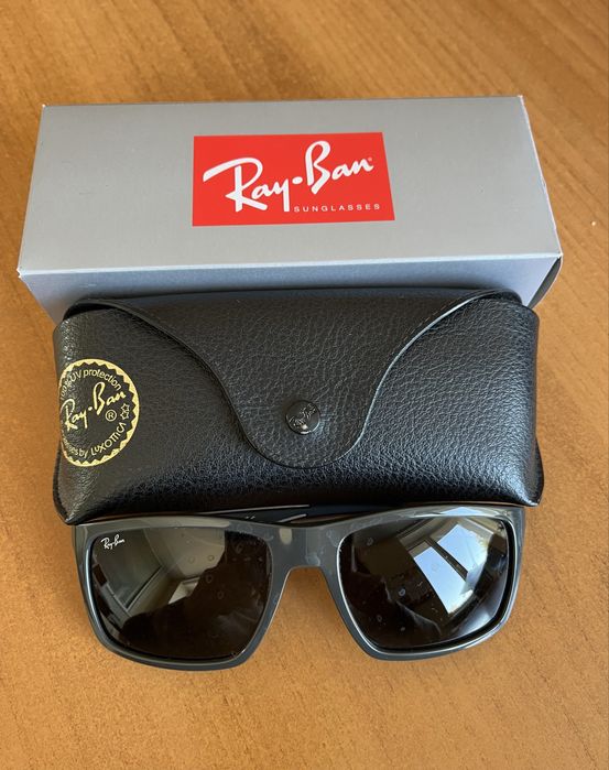 Сонцезахистні окуляри Ray Ban 4147