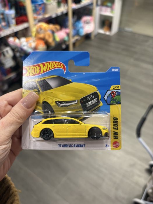 Nowy Zestaw 3 autek Hot Wheels Audi, Ferrari, Mazda