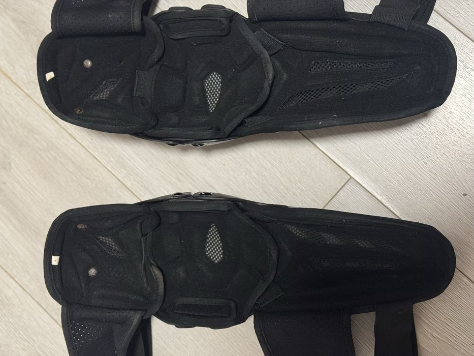 Мотонаколінники Leatt Dual Axis