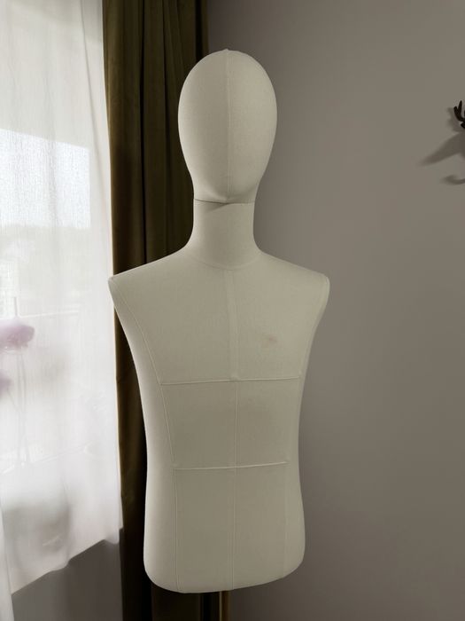 Manekin krawiecki męski tors ekspozycyjny wystawowy sklep butik display mannequin biały