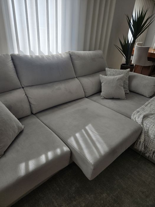 Sofá com chaise longue