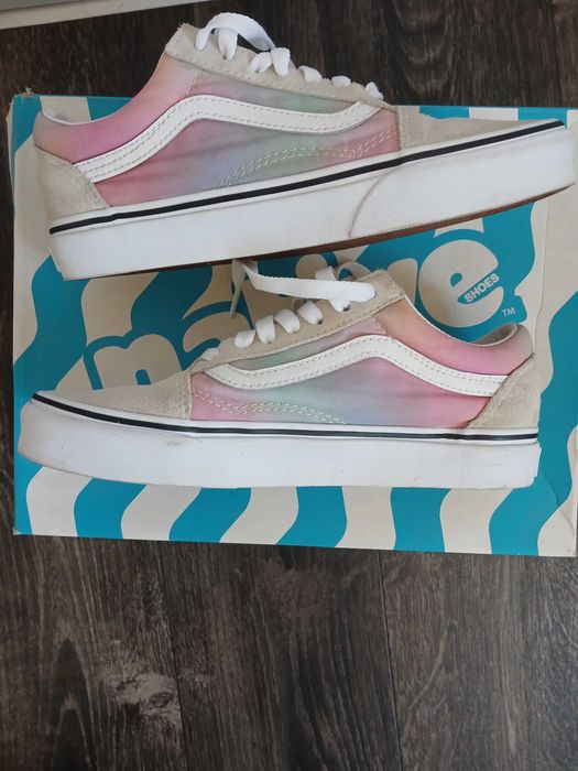 Кеди Vans оригінал ,23,5 см,стан нових (Одягненні один раз,малуваті)