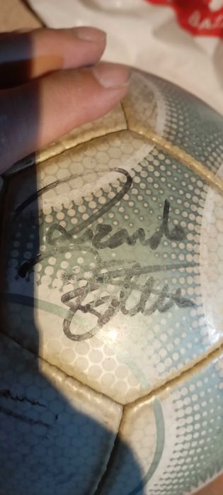 Bola Oficial Adidas Euro 2000  Autógrafos Geração de Ouro Figo   Rui Costa