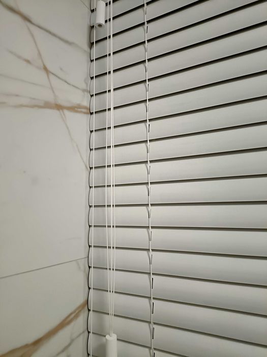 Żaluzja aluminiowa biała