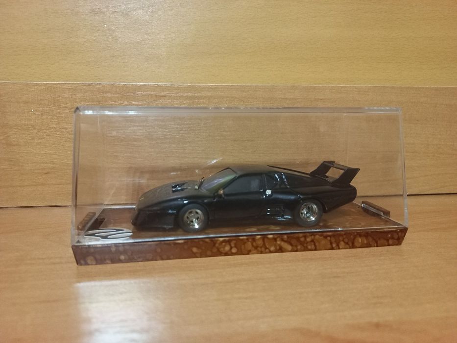 Модель авто Ferrari 512 BB 1:43 Italy