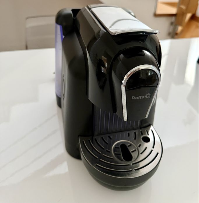 Vendo máquinas de café: Nescafé Dolce Gusto Piccolo e  Delta Q Qool  Ambas