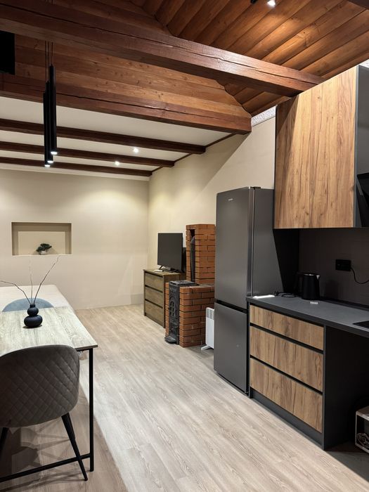 Світло 24/7. Будинок центр на 2-х з великим ліжком рн ХНУВС .