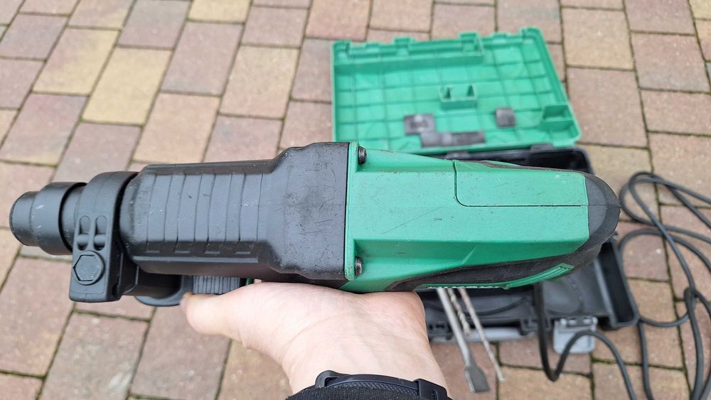 Młotowiertarka Hikoki  DH 26PC 830W 3,2J + dłuto