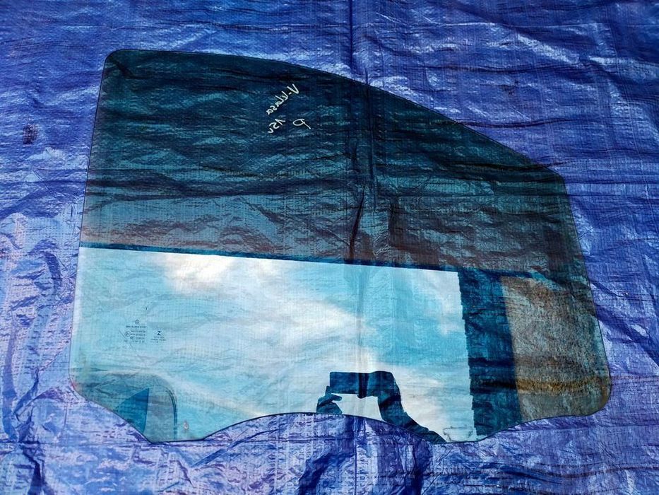 Mercedes W447 Vito V-Klasa Szyba Drzwi Przód Prawa 43R-000016