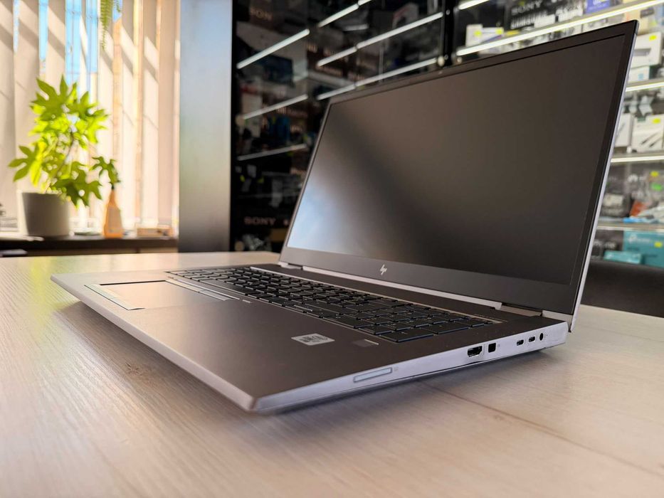 HP ZBook Fury 17 G7, intel i7, 32gb ram, NVidia RTX 16GB, Full HD, SSD, Win 11 PRO