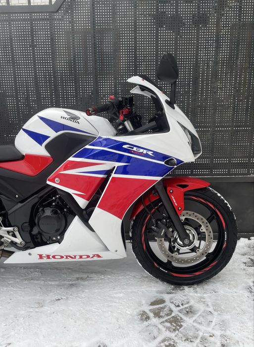 Honda cbr300r 2015 year