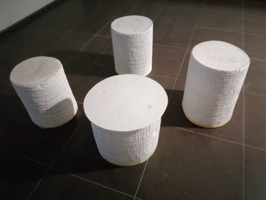 Bancos ( três)) + Messa