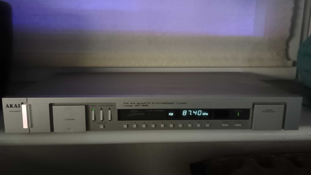 Tuner FM Akai AT-S61