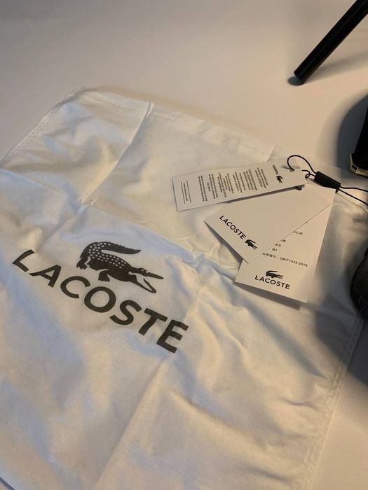Сумка Lacoste 

- присутні гравіювання
- приємна на дотик
- присутні