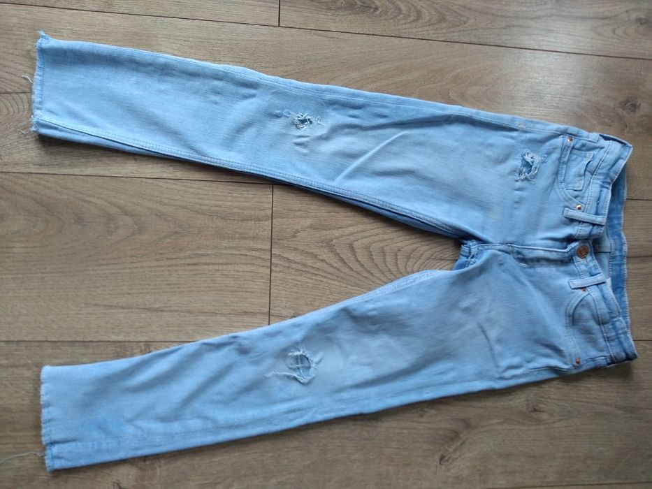 Spodnie dżinsy HM 128