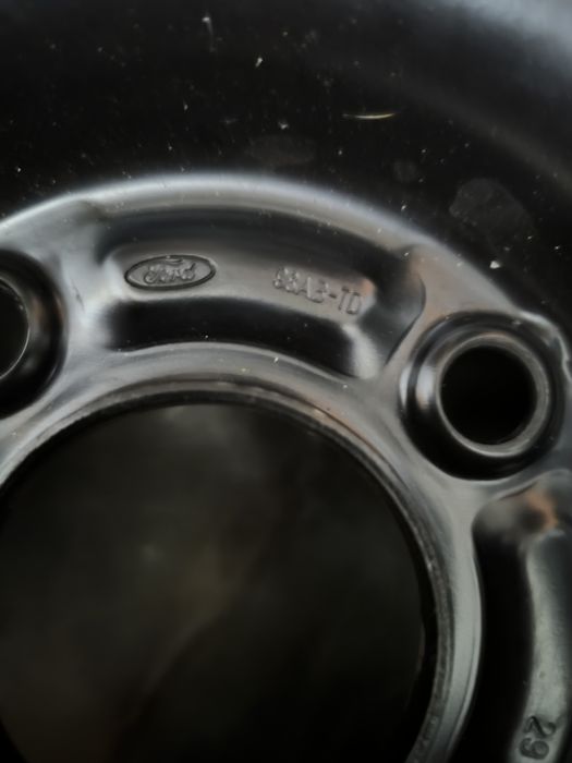 Pneu suplente Ford 4x108