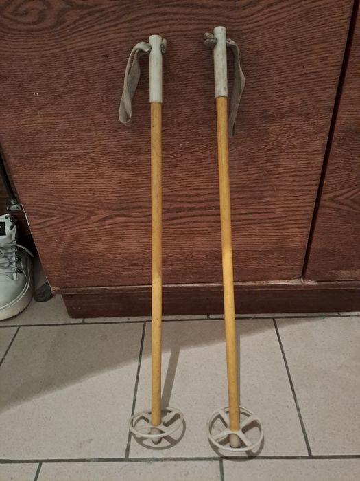 Продам палки лыжные детские