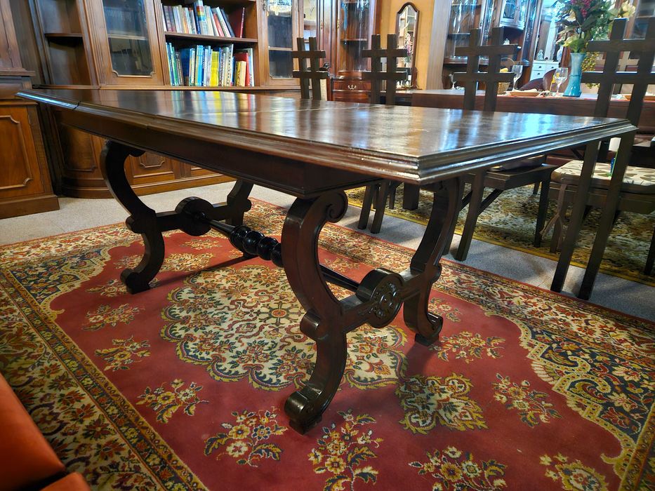 Mesa de sala em madeira - extensível - Só a mesa as cadei