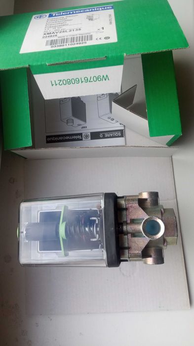 Механическое реле давления от 3,5 до 25 бар ( датчик тиску ) XMAV25L2135 Telemecanique