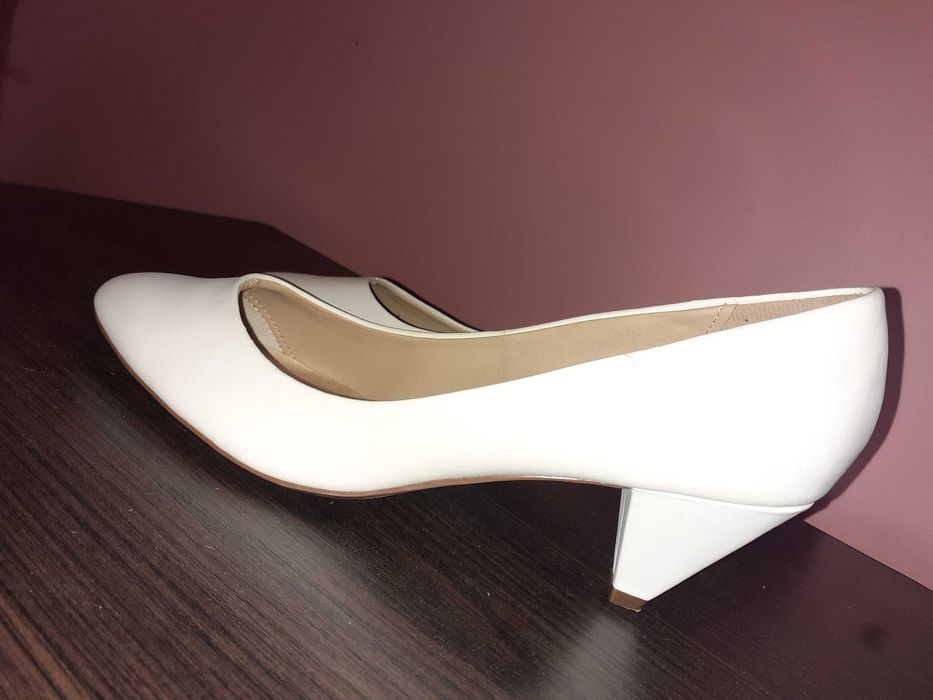 Czółenka ślubne weselne ślub wesele JAK NOWE białe rozm 40