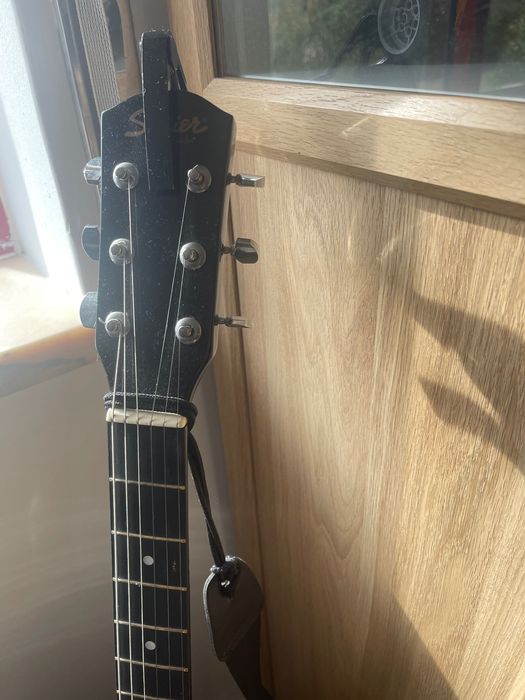 Viola acústica preta