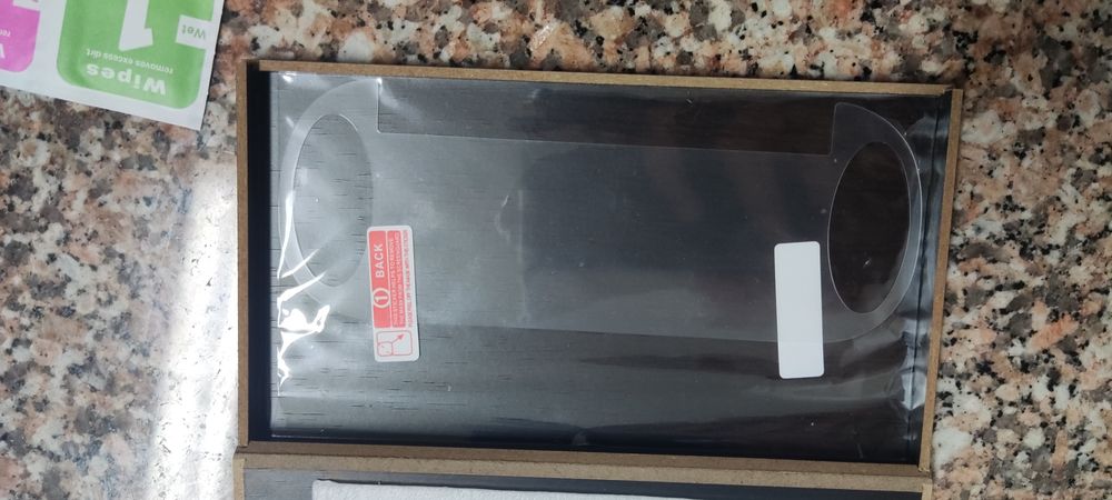 Protetores de ecrã e traseira de PSVita 1000.