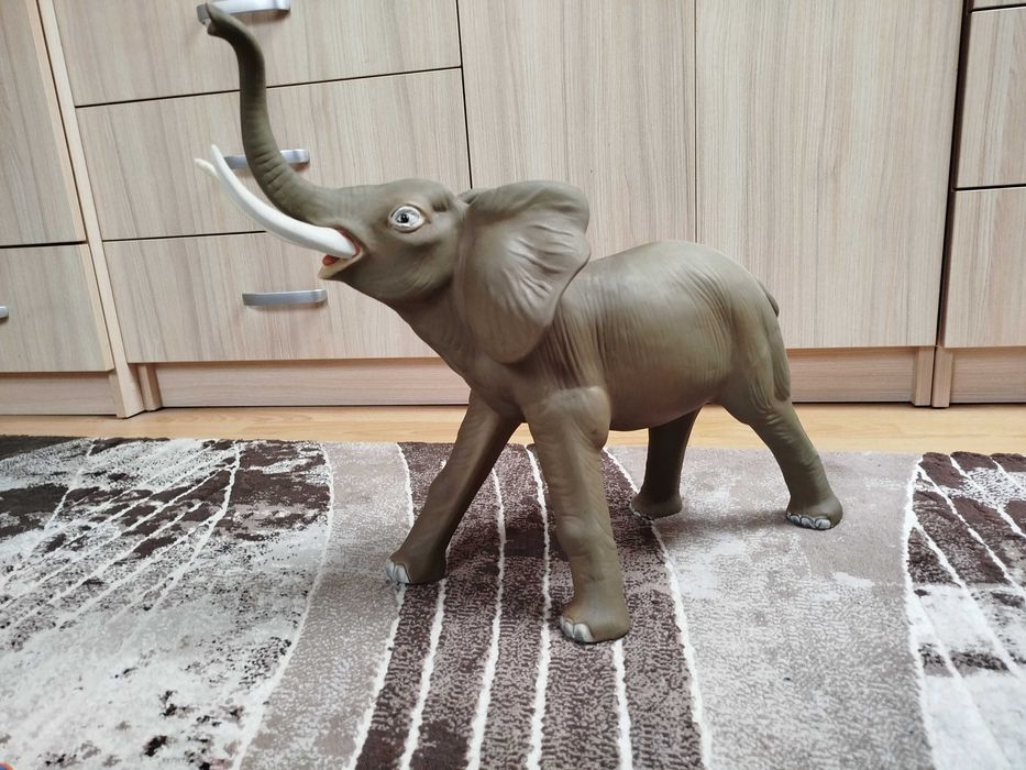 Figurka słonia z porcelany