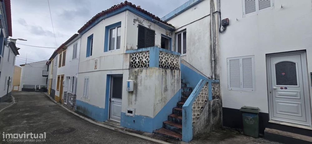 Moradia com potencial para 2 habitações | Investimento | Ribeira Quent